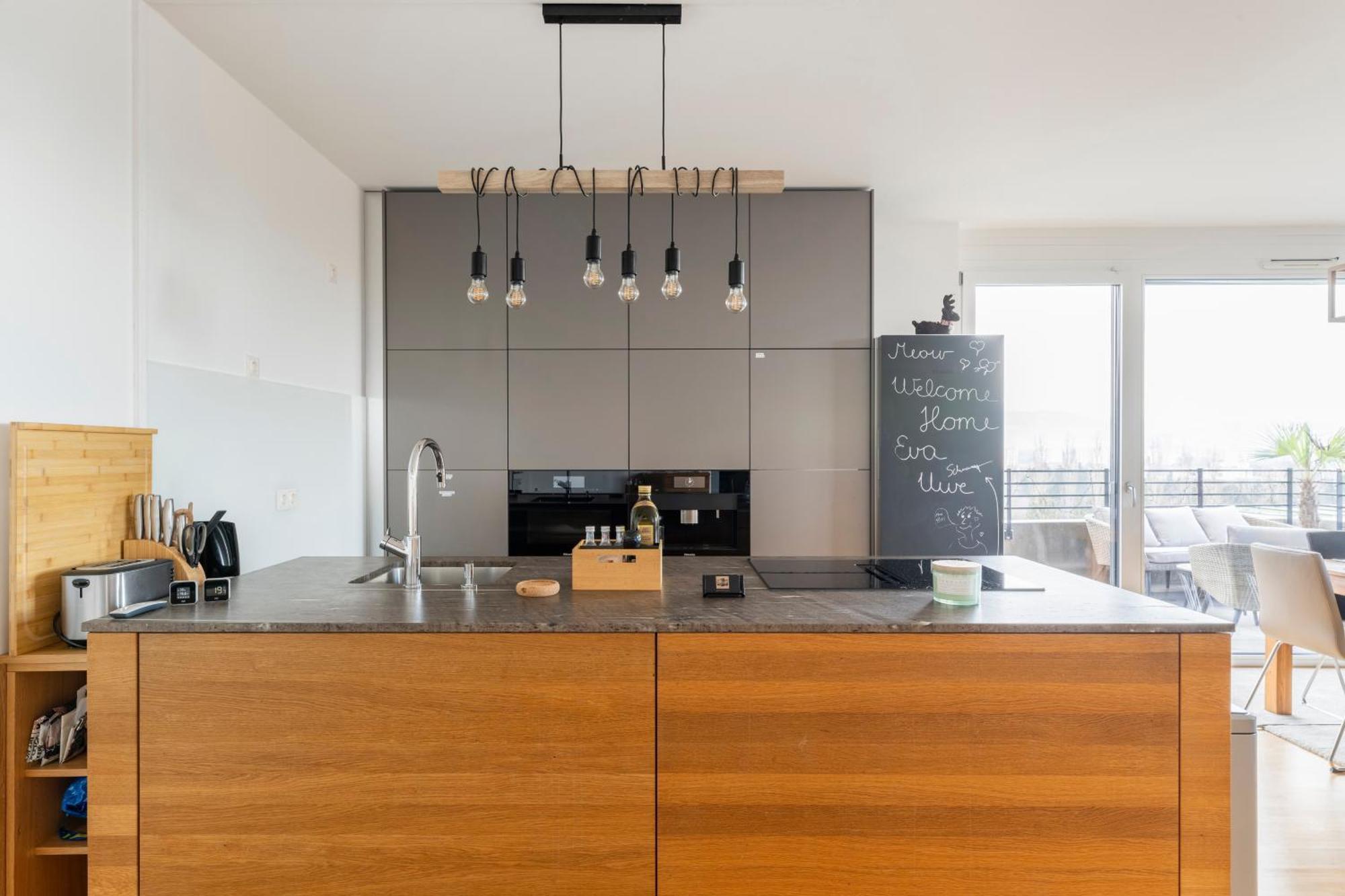 Edler Wohnraum Panoramablick 3 Sz Boxspringbetten, E-Ladestation, Kaffeevollautomat, Klima, Lift, Terrasse & 2Xtg Graz Exterior foto